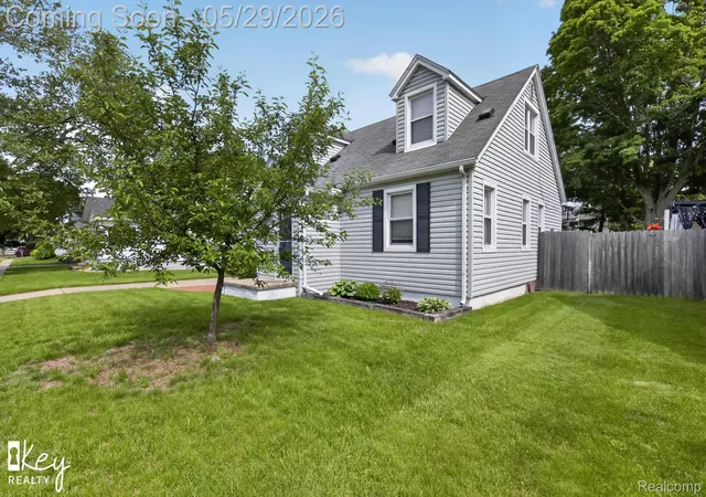 Photo 3 of Single family home for sale at 98 W Wabash Ave, Belleville, MI 48111 | MLS# 20261038668 | Listing updated on 2026-06-03
