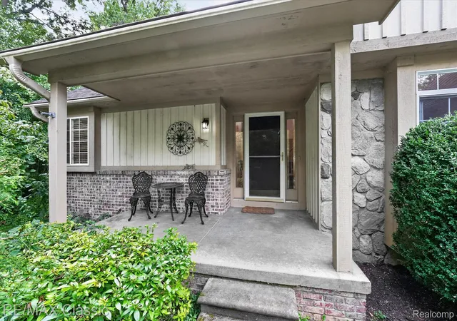 Photo 4 of Single family home for sale at 6280 Whispering Meadows Dr, White Lake, MI 48383 | MLS# 20261038678 | Listing updated on 2026-10-23