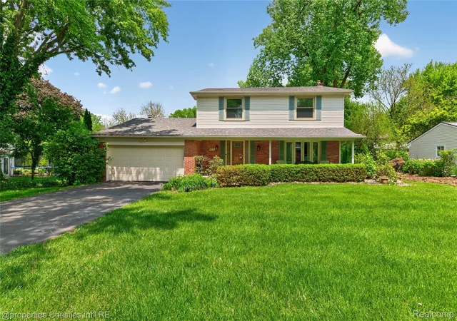 Photo 1 of Sale Pending at 475 Henley Dr, Bloomfield Hills, MI 48304 | MLS# 20261038684 | Listing updated on 2026-06-20
