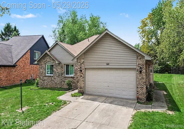 Photo 2 of Single family home for sale at 1614 Crestline Ln, Rochester Hills, MI 48307 | MLS# 20261038710 | Listing updated on 2026-05-29
