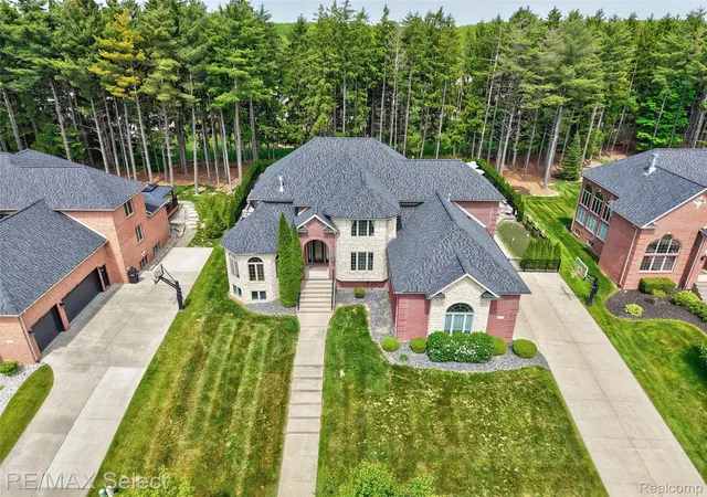 3rd image of 3334 Creekview Dr, Davison, MI 48423 | MLS# 20261038711