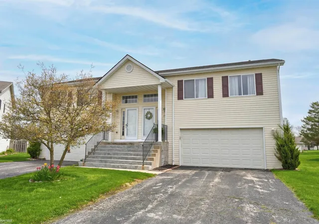 Photo 1 of Condo for sale at 1170 Parklane Cir, Grand Blanc, MI 48439 | MLS# 5050209122 | Listing updated on 2026-06-04