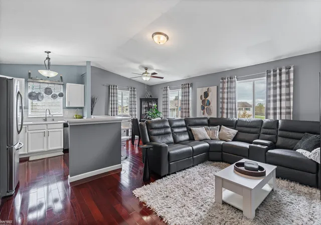 Photo 4 of Condo for sale at 1170 Parklane Cir, Grand Blanc, MI 48439 | MLS# 5050209122 | Listing updated on 2026-06-04