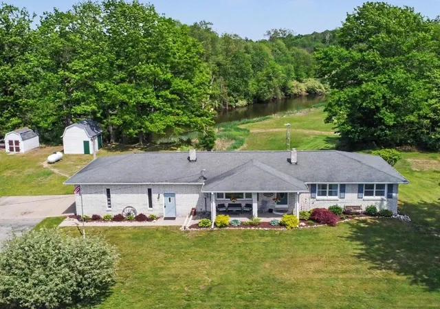 Photo 1 of Single family home for sale at 4389 Pine River Rd, Saint Louis, MI 48880 | MLS# 79080068856 | Listing updated on 2026-06-11