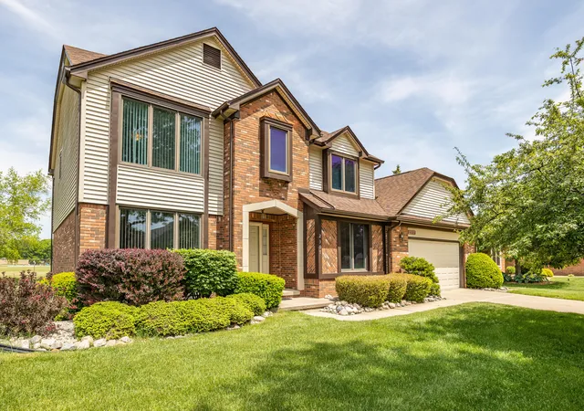 Photo 1 of Sale Pending at 2377 Duke Dr, Troy, MI 48085 | MLS# 81026025135 | Listing updated on 2026-06-22