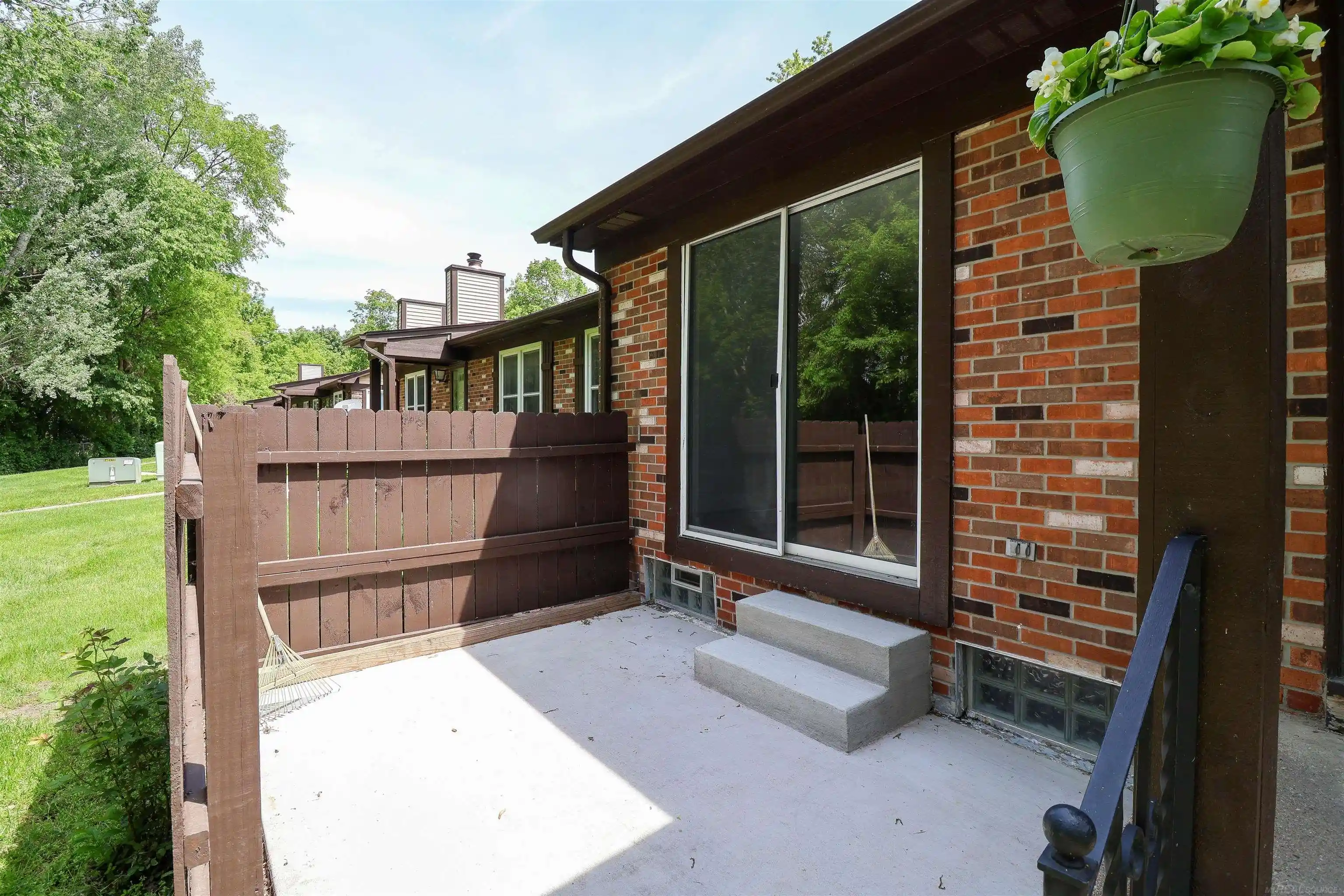 Listing Photo 19 - Condo for sale in 35338 Bristlecone Dr located at 35338 Bristlecone Dr, Clinton Township, MI 48035 - Unit 35338 Bristlecone Dr