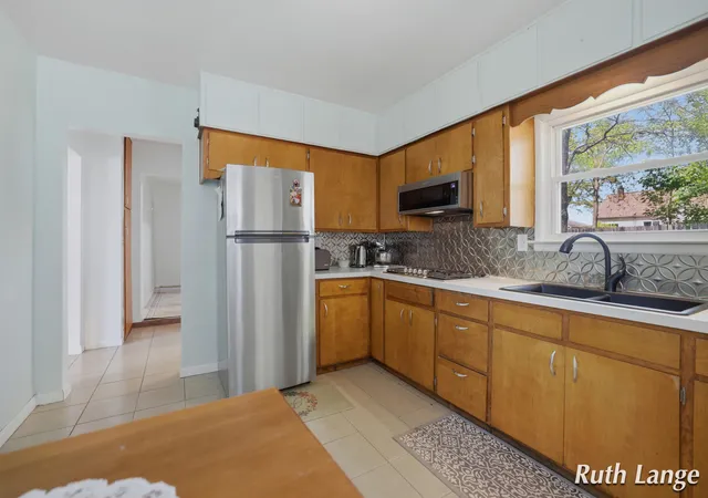 Homes for sale in Muskegon Charter Township Muskegon, MI | 1640 Mclaughlin Ave, Muskegon Charter Township Muskegon, MI 49442 | MLS# 65026025170