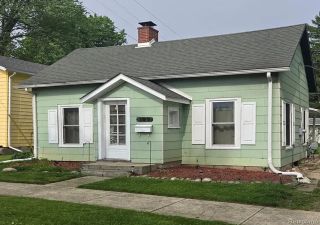 Photo 1 of Single family home for sale at 1122 N Madison St, Lapeer, MI 48446 | MLS# 20261038763 | Listing updated on 2026-06-08