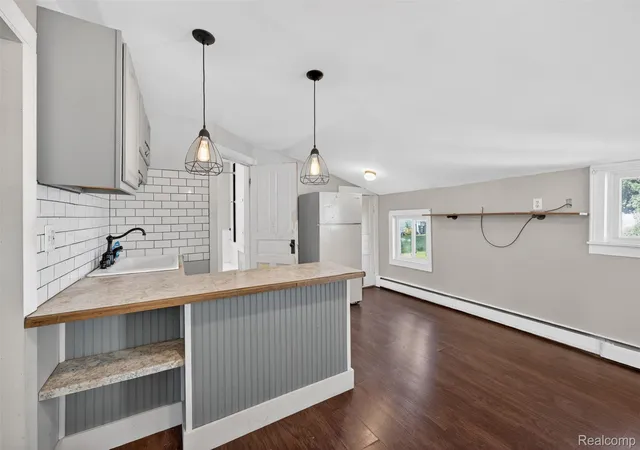 Photo 3 of Single family home for sale at 1122 N Madison St, Lapeer, MI 48446 | MLS# 20261038763 | Listing updated on 2026-06-08