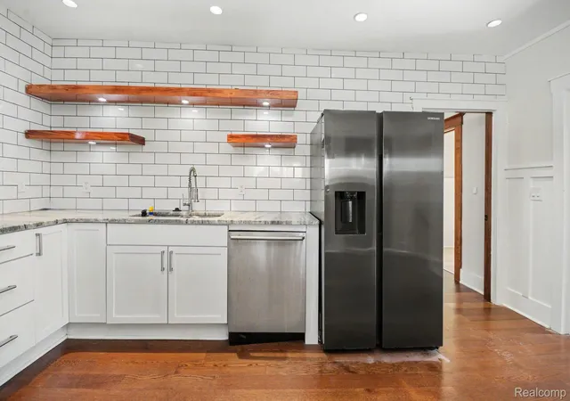 Listing Photo 4 - Condo for sale in building located at 8030 Bliss St, Detroit, MI 48234