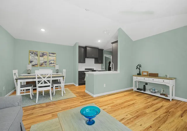 Listing Photo 4 - Condo for sale in building located at 2816 Emerald, Traverse City, MI 49684