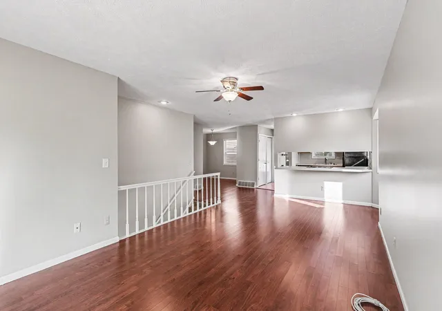 Listing Photo 3 - Condo for sale in building located at 3124 Old Kent Rd SE, Grand Rapids, MI 49512