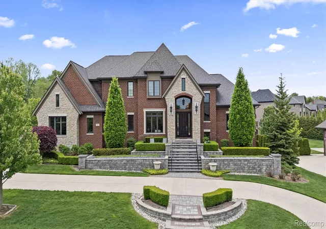 Photo 1 of Sale Pending at 602 Wellington Cir, Rochester Hills, MI 48309 | MLS# 20261038815 | Listing updated on 2026-09-21