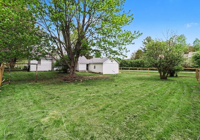 4th image of 345 W Church Ave, Reed City, MI 49677 | MLS# 72026025235