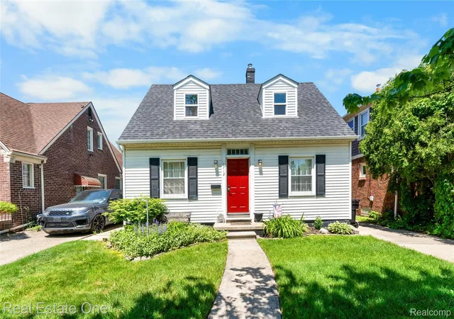 Photo 2 of Single family home for sale at 1712 Ash St, Wyandotte, MI 48192 | MLS# 20261038828 | Listing updated on 2026-06-09