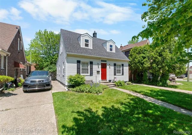 Photo 3 of Single family home for sale at 1712 Ash St, Wyandotte, MI 48192 | MLS# 20261038828 | Listing updated on 2026-06-09