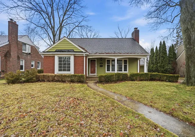Photo 1 of Single family home for sale at 32200 Arlington Dr, Beverly Hills, MI 48025 | MLS# 58050209177 | Listing updated on 2026-06-10