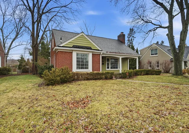 Photo 2 of Single family home for sale at 32200 Arlington Dr, Beverly Hills, MI 48025 | MLS# 58050209177 | Listing updated on 2026-06-10