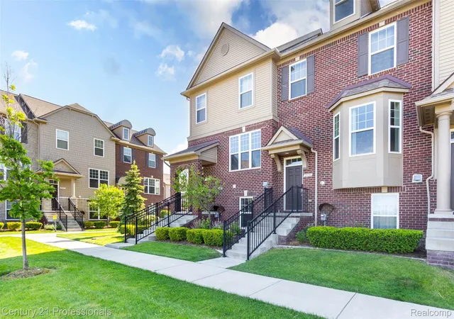 Photo 2 of Condo for sale at 2924 Glenbar Cir, Rochester, MI 48307 | MLS# 20261038847 | Listing updated on 2026-06-14