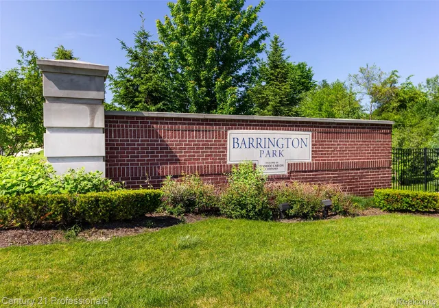 Photo 3 of Condo for sale at 2924 Glenbar Cir, Rochester, MI 48307 | MLS# 20261038847 | Listing updated on 2026-06-14