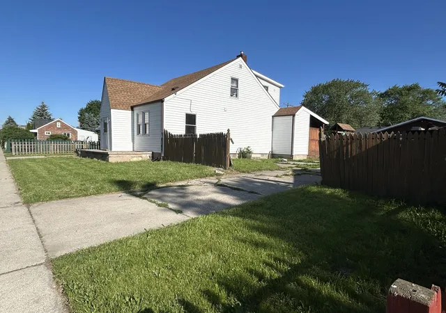 Photo 3 of Single family home for sale at 8105 Toepfer, Warren, MI 48089 | MLS# 81026025270 | Listing updated on 2026-06-12