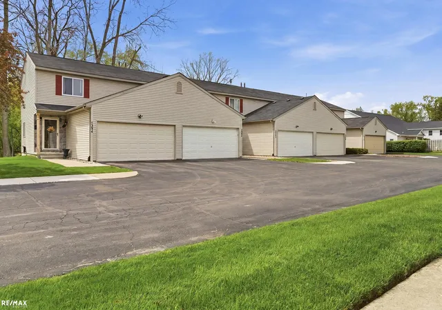 Photo 1 of Sale Pending at 1288 Jay St, Waterford, MI 48327 | MLS# 58050209186 | Listing updated on 2026-07-28