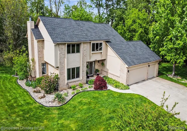 Photo 2 of Single family home for sale at 252 Granada Dr, White Lake, MI 48386 | MLS# 20261038871 | Listing updated on 2026-06-03