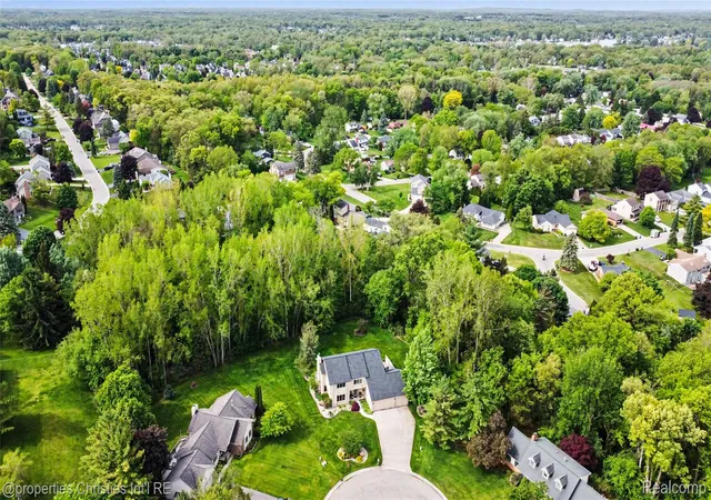 Photo 3 of Single family home for sale at 252 Granada Dr, White Lake, MI 48386 | MLS# 20261038871 | Listing updated on 2026-06-03