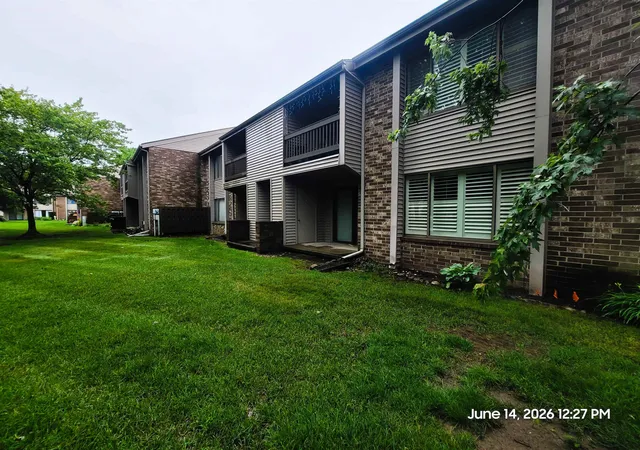 3rd image of 1048 Grenoble Ln, Lansing, MI 48917 | MLS# 5050209203
