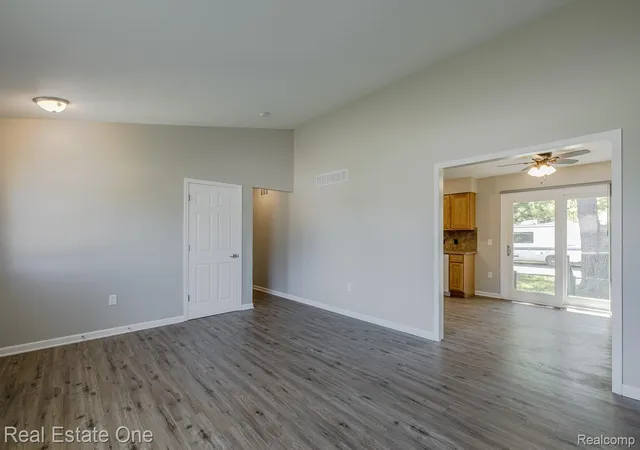 4th image of 3103 Crooks Rd, Rochester Hills, MI 48309 | MLS# 20261038899