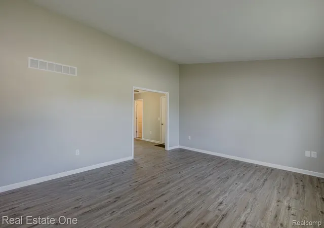 5th image of 3103 Crooks Rd, Rochester Hills, MI 48309 | MLS# 20261038899