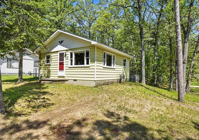 Photo 2 of Single family home for sale at 3510 Lillian Dr, National City, MI 48748 | MLS# 77080068880 | Listing updated on 2026-06-01