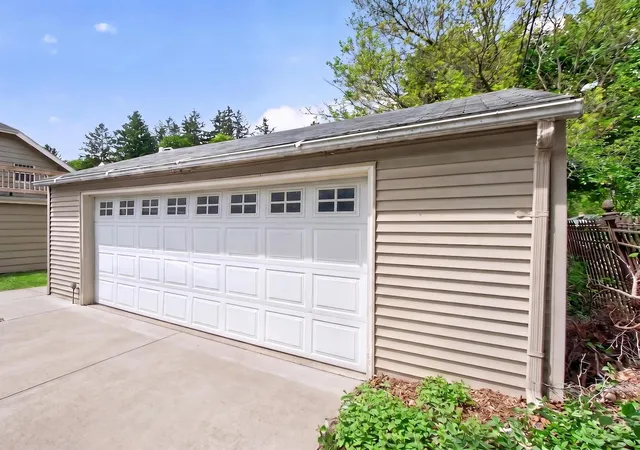 Homes for sale in Jackson City Jackson, MI | 802 Oakridge Dr, Jackson City Jackson, MI 49203 | MLS# 55026025305