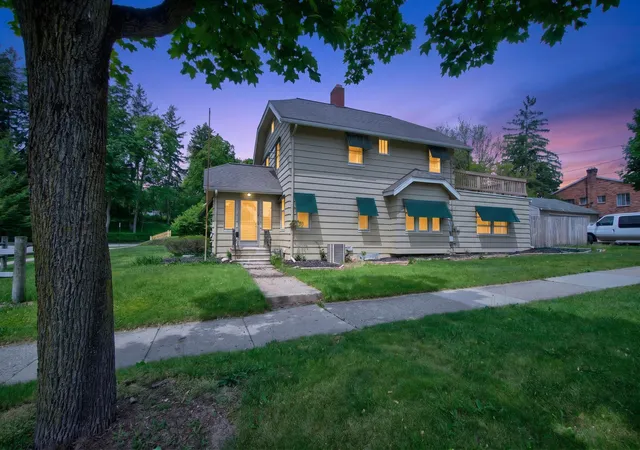 Homes for sale in Jackson City Jackson, MI | 802 Oakridge Dr, Jackson City Jackson, MI 49203 | MLS# 55026025305