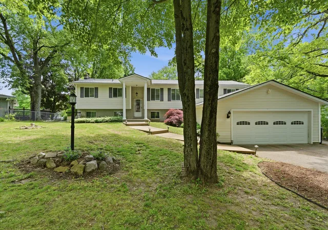 Photo 1 of Single family home for sale at 2639 Kathleen Dr, Brighton, MI 48114 | MLS# 81026025324 | Listing updated on 2026-06-01