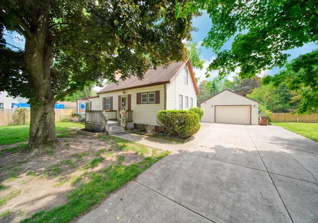 Photo 3 of Single family home for sale at 161 N State St, Michigan Center, MI 49254 | MLS# 55026025309 | Listing updated on 2026-06-02