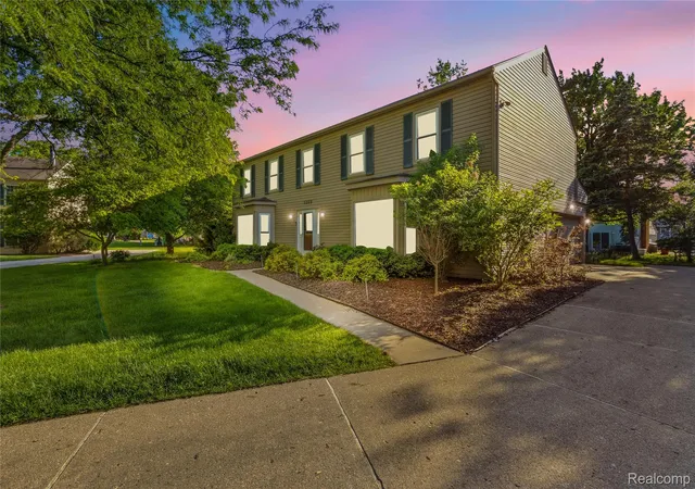 Photo 1 of Sale Pending at 5389 Fox Ridge Cir, West Bloomfield, MI 48322 | MLS# 20261038946 | Listing updated on 2026-06-20