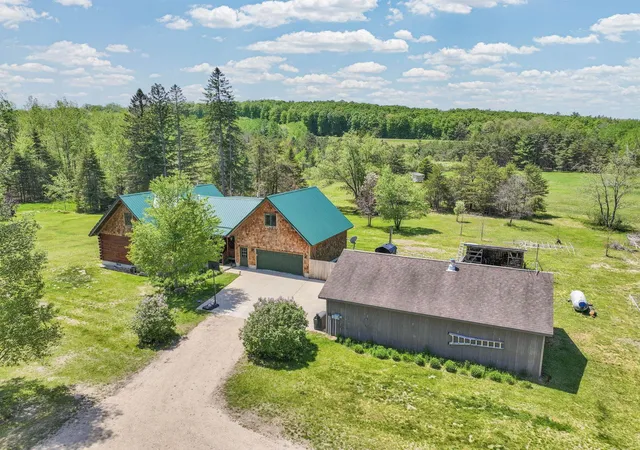 Photo 3 of Single family home for sale at 9330 E 10 1/2 Rd, Manton, MI 49663 | MLS# 78080068884 | Listing updated on 2026-06-04