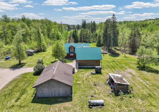 Photo 4 of Single family home for sale at 9330 E 10 1/2 Rd, Manton, MI 49663 | MLS# 78080068884 | Listing updated on 2026-06-04