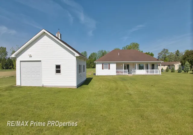 Photo 3 of Single family home for sale at 9521 Gera Rd, Birch Run, MI 48415 | MLS# 61050209240 | Listing updated on 2026-08-28