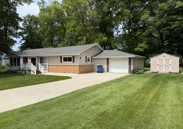 Photo 2 of Single family home for sale at 928 Hummingbird Ln, Quincy, MI 49082 | MLS# 62026025367 | Listing updated on 2026-06-01