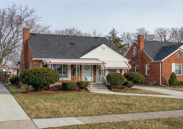1st image of 15819 Manning St, Detroit, MI 48205 | MLS# 81026025375