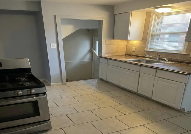 3rd image of 15819 Manning St, Detroit, MI 48205 | MLS# 81026025375