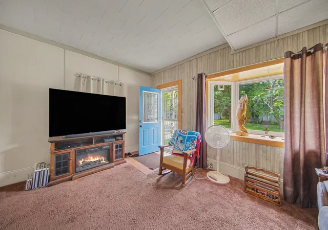 Photo 3 of Single family home for sale at 710 Union St, Jackson, MI 49203 | MLS# 81026025391 | Listing updated on 2026-06-04