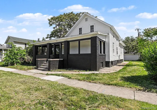 Homes for sale in Monroe City Monroe, MI | 1123 E 1St St, Monroe City Monroe, MI 48161 | MLS# 20261039029