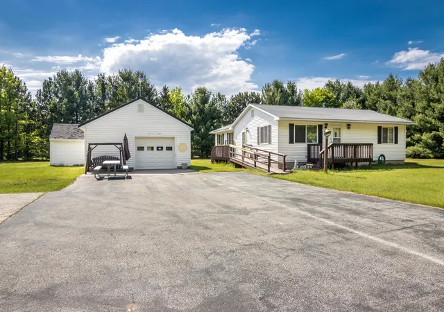 Photo 1 of Single family home for sale at 1836 Hanmer Rd, Benzonia, MI 49616 | MLS# 78080068894 | Listing updated on 2026-06-10