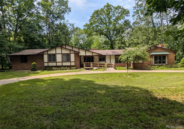 Photo 3 of Single family home for sale at 9345 Weber Rd, Columbus, MI 48063 | MLS# 20261039053 | Listing updated on 2026-09-09