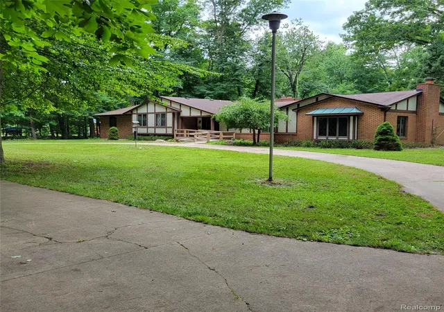 Photo 4 of Single family home for sale at 9345 Weber Rd, Columbus, MI 48063 | MLS# 20261039053 | Listing updated on 2026-09-09