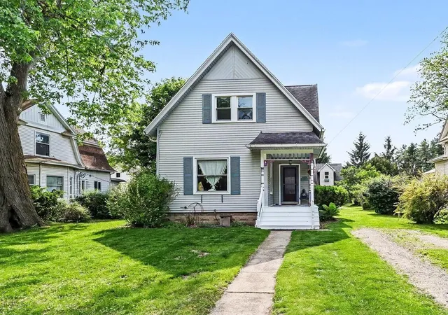 Homes for sale in Saline City Washtenaw, MI | 222 Monroe St, Saline City Washtenaw, MI 48176 | MLS# 81026025433