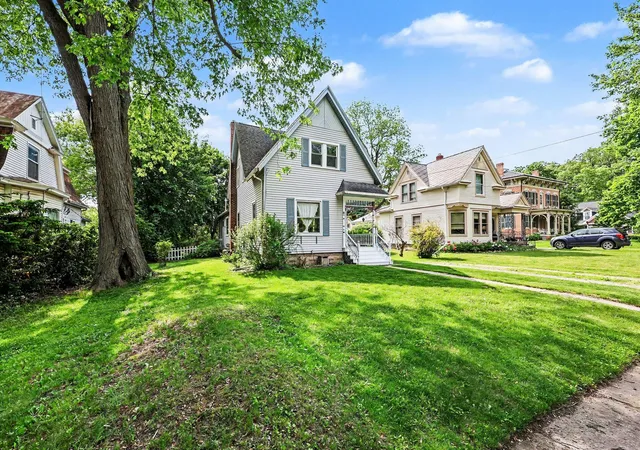 Homes for sale in Saline City Washtenaw, MI | 222 Monroe St, Saline City Washtenaw, MI 48176 | MLS# 81026025433